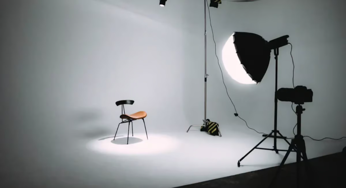 Lighting Secrets: How to Use a 3-Point Lighting Setup to Look Like a Cinematic Pro in a Small Room
